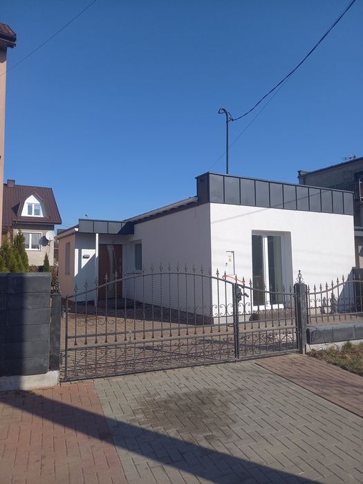 Piękny nowoczesny dom bezczynszowy