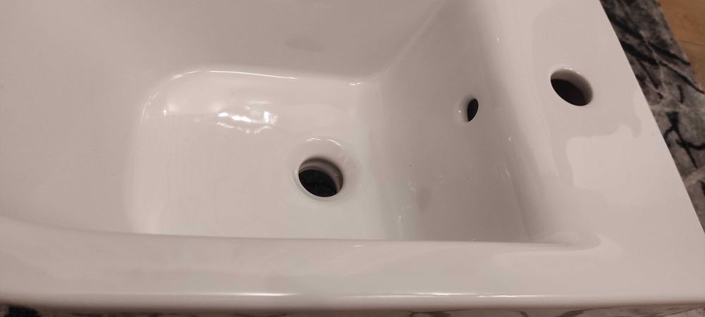Nowy bidet Roca Gap Square