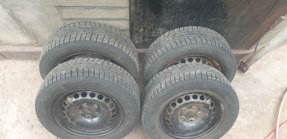 Резина колеса зима 195 65 R15 Nokian