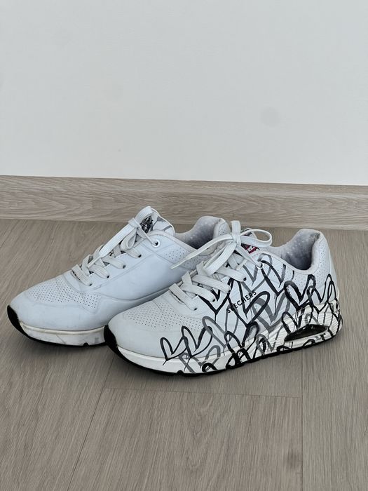 Продам кроссовки Adidas Stan smith; Skechers (Nike, adidas, reebok)