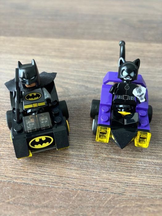 LEGO DC Comics Super Heroes 
# 76061
Batman contra Mulher-Gato