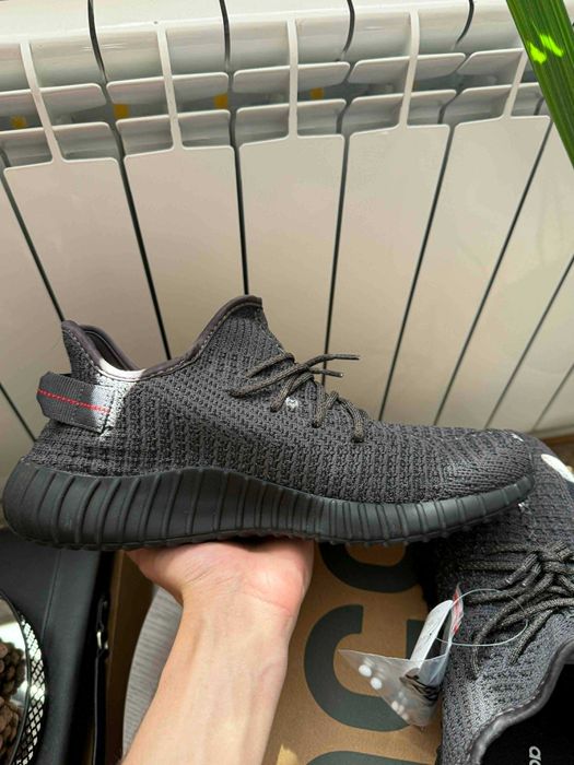 Yeezy Boost 350 V2 – szare/czarne  (rozmiar 45)