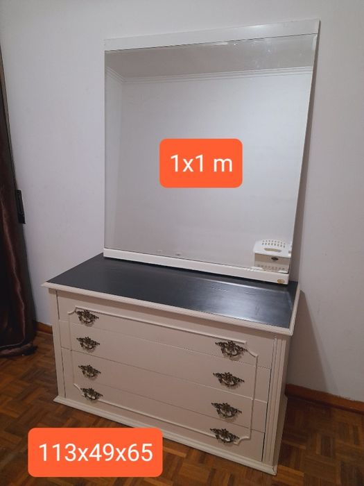 Conjunto de cómoda e espelho
