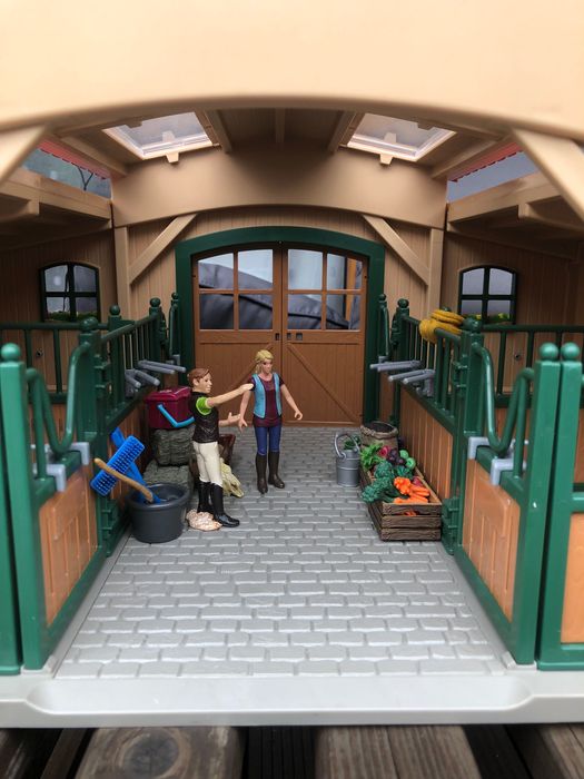 stajnia schleich z myjką dla koni