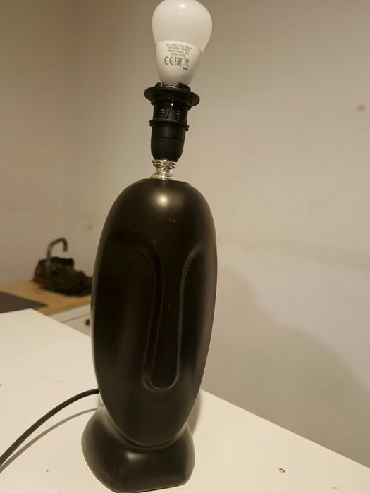 Lampa stołowa, wyspy wielkanocne