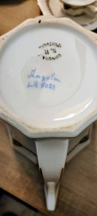 Serviço de café S.P. Coimbra - Portugal "Angola" LA 5029