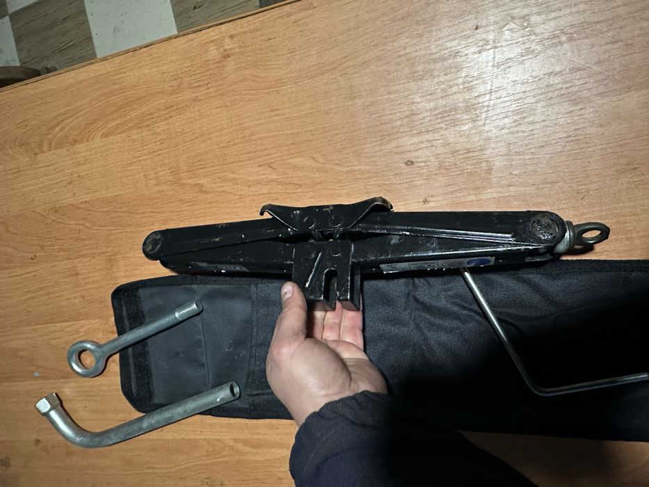 Домкрат jeep renegade,fiat 500x,fiat 500l