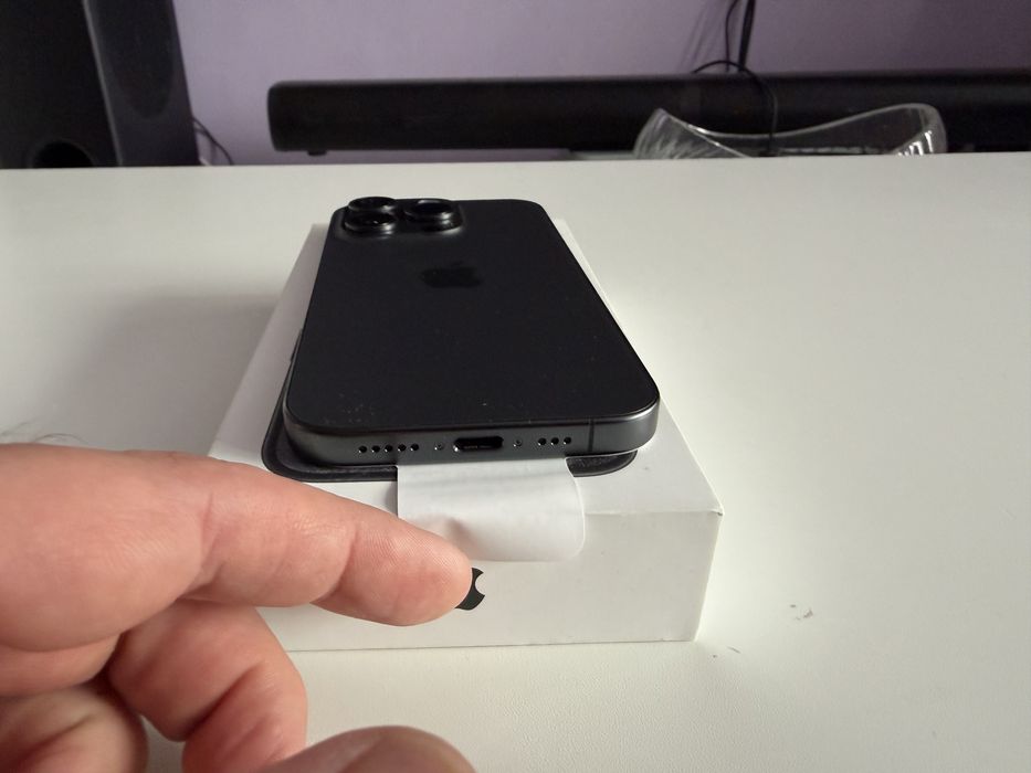 iPhone 15 Pro 256 GB Black Titanium – NOWY, wymieniony przez autoryzowany serwis Apple iMad