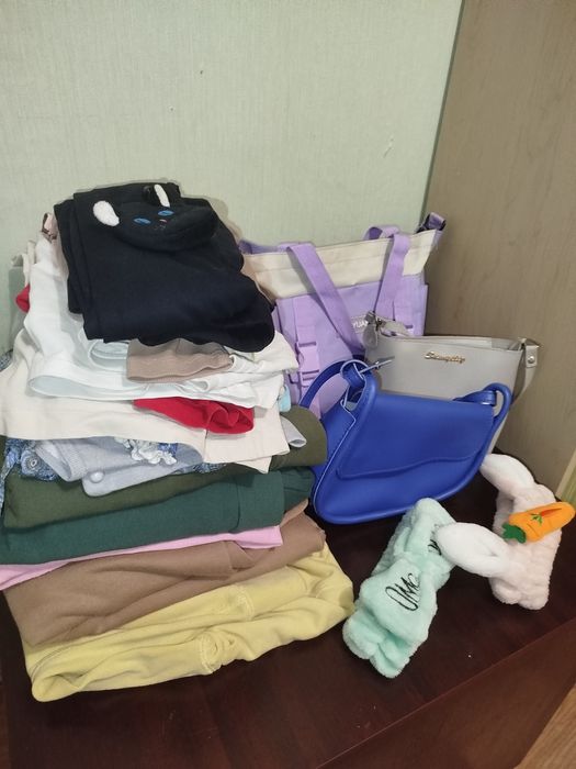 Речі жіночі лот в гарному стані