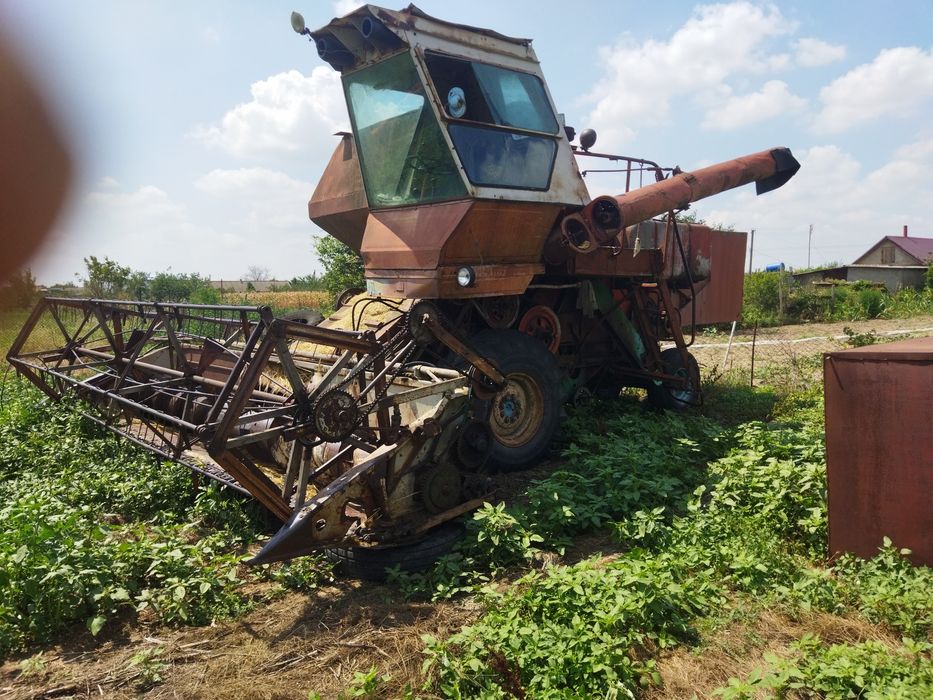 Продам комбайн нива ска 5м