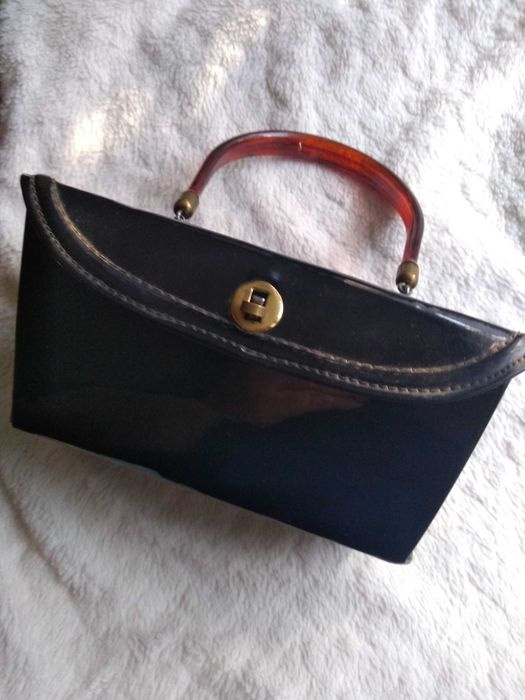 Kuferek kosmetyczka z lusterkiem