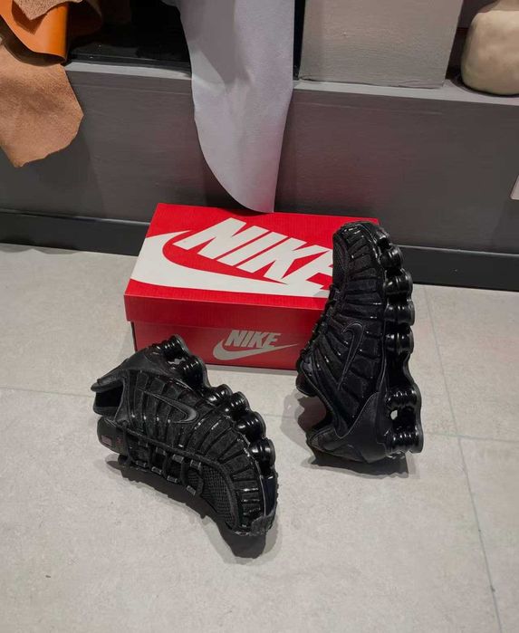 Nike Shox TL Czarny R.40