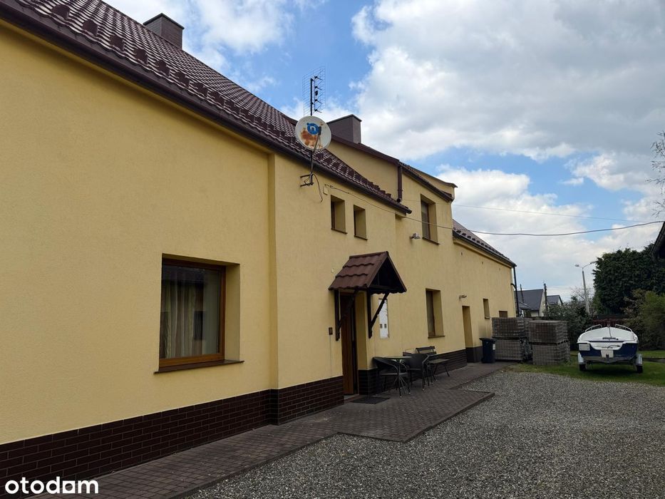 Wolnostojący dom z garażem w spokojnej okolicy