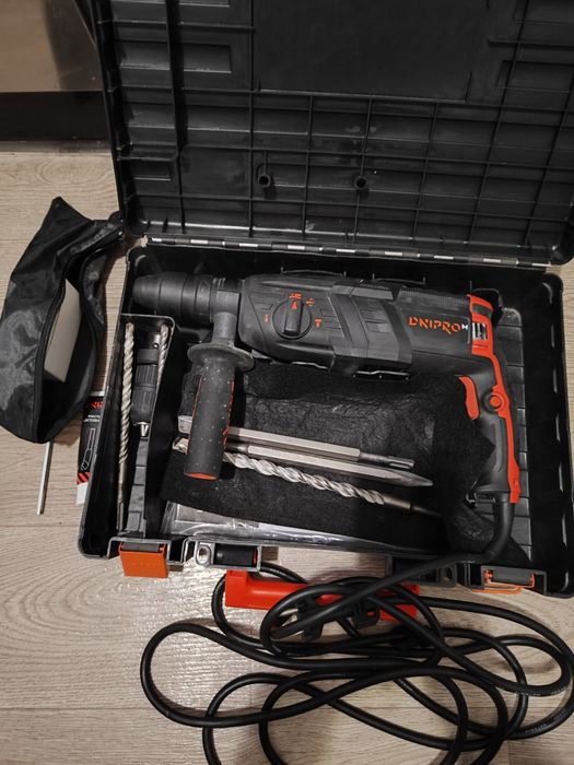 Перфоратор прямой dnipro-M RH-100Q