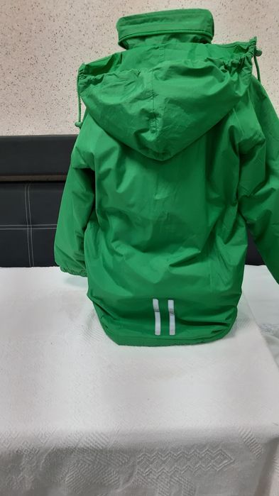 Продам детскую куртку-пальто