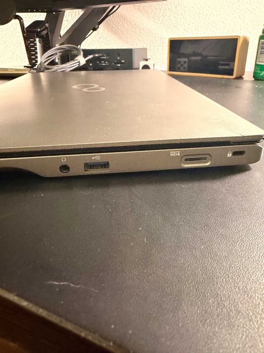Fujitsu Lifebook U7411 i7 | 32GB RAM | SSD 1TB | Windows 11 Pro