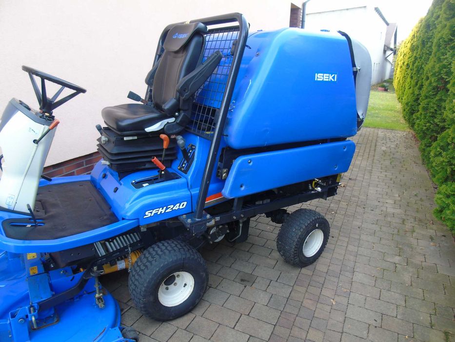 Profesjonalna kosiarka ISEKI SFH240 27KM 3cyl. diesel 4WD  PO SERWISIE