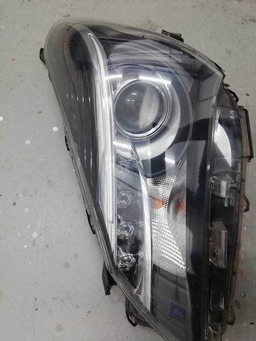 Farol Toyota Yaris Frente Esquerdo