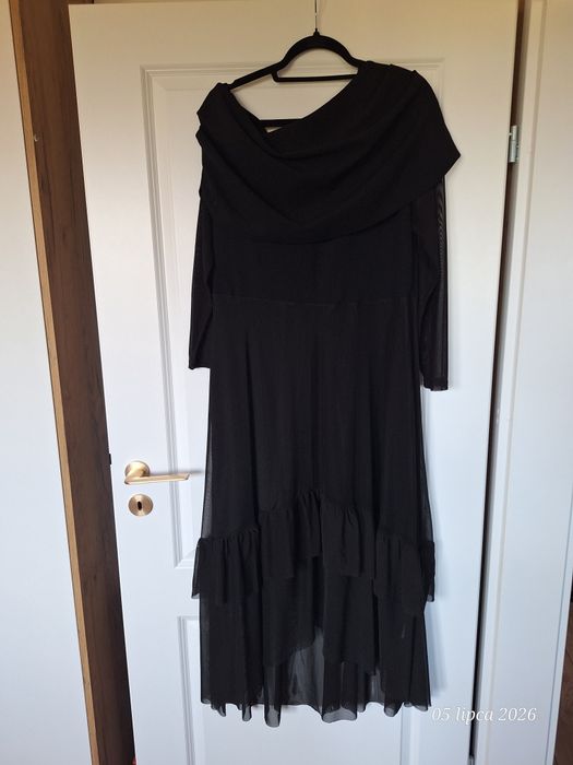 Elegancka sukienka Shein 46 odkryte ramię