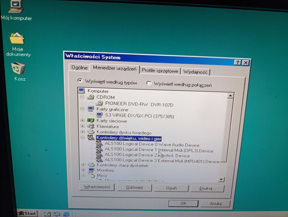 Stary komputer z procesorem Intel Pentium I MMX 200Mhz retro