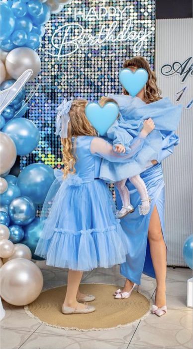 Вечірня жіноча сукня