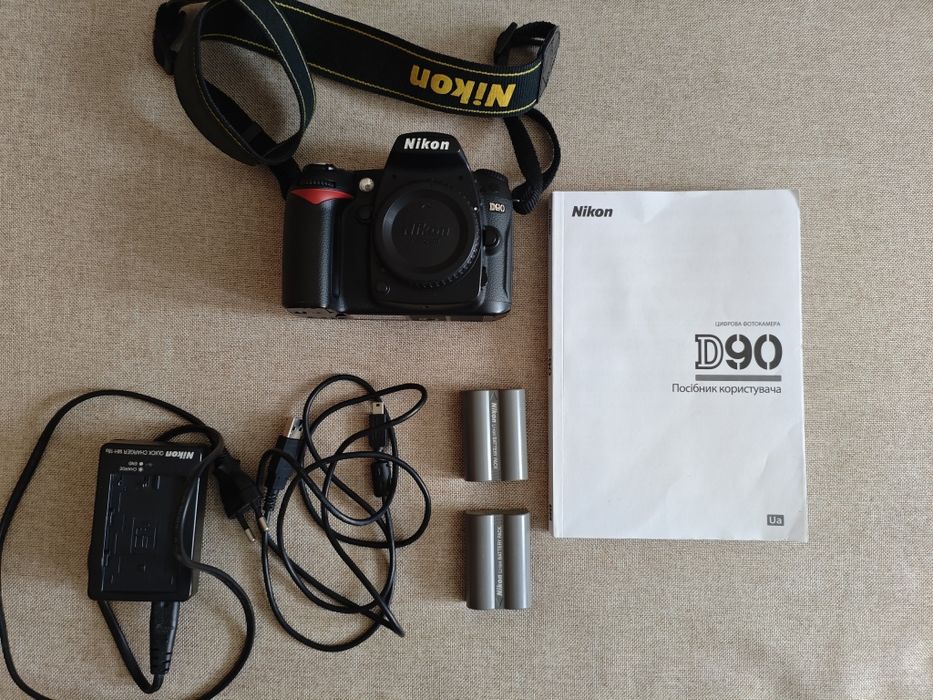 Фотоапарат Nikon D90