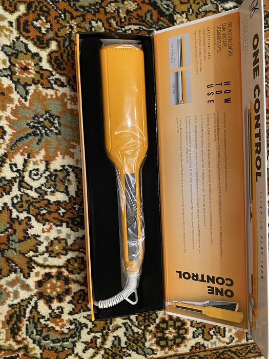 GKhair One Control Titanium Flat Iron