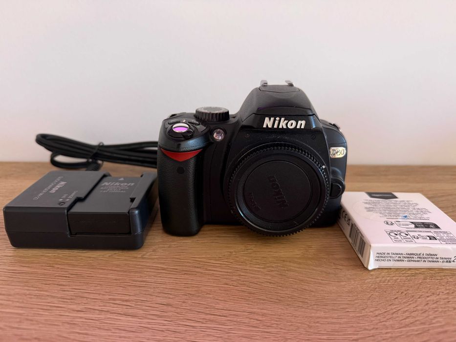 Nikon D60 Máquina Fotográfica DSLR