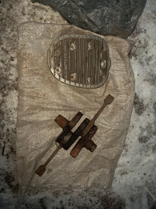 Колінвал мотоцикла М - 72 (К-750)(треба замінити вкладиші) і головка