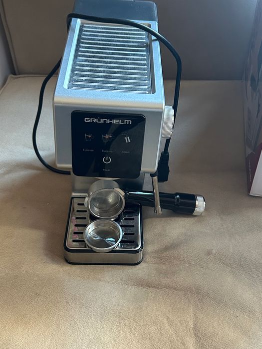 Еспресо кавоварка Grunhelm GEC002A