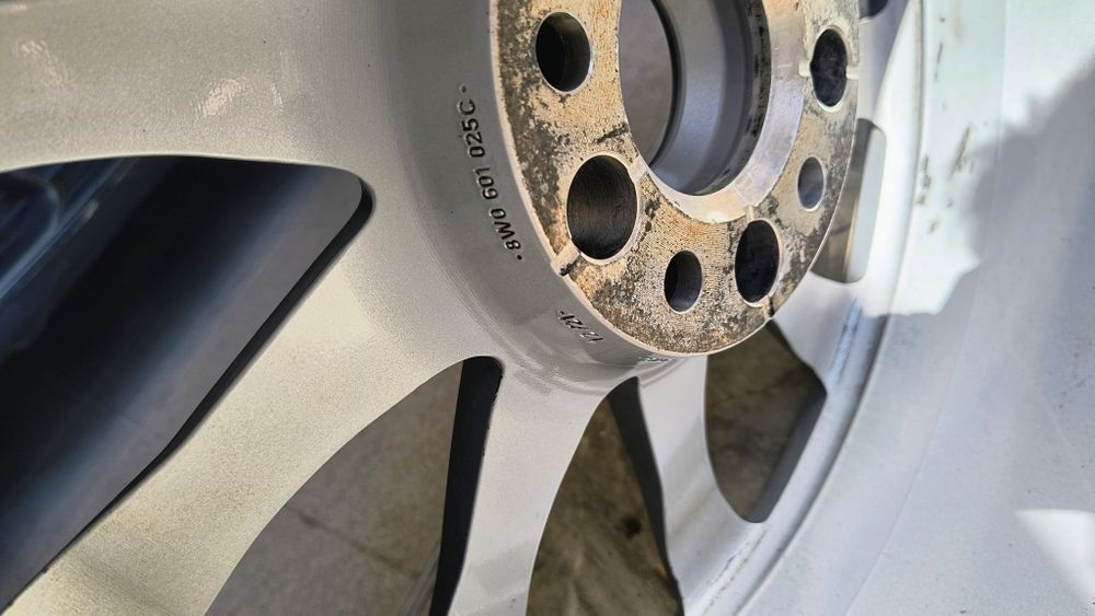 Oryginalne Felgi Audi A4 B9 17" 5x112 ET38 8W0601025C Używane OEM