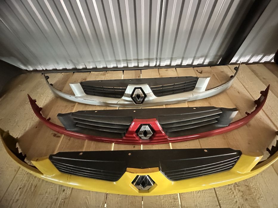 Передня решітка радіатора Renault Kangoo рено канго