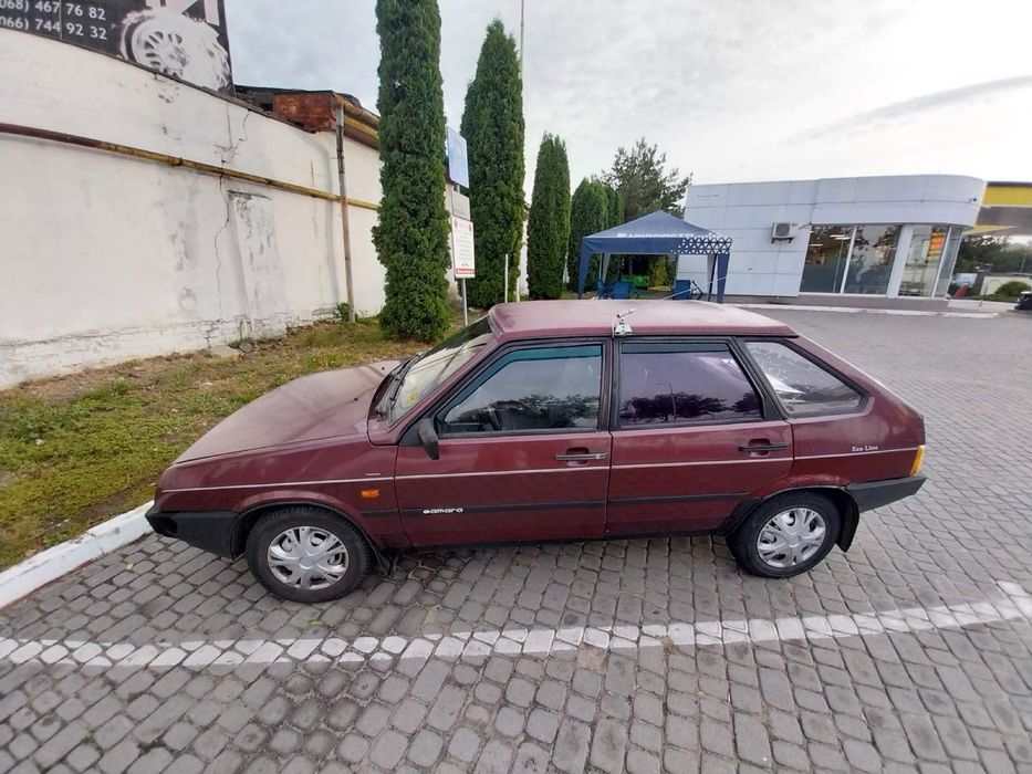 Автомобіль Ваз 2109
