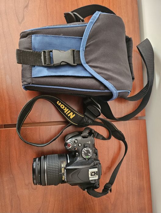 Câmara Digital Nikon D5100. Oferta cartão 4 GB