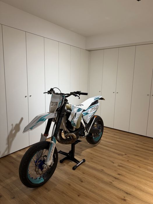 Husqvarna te250 supermotard full extras