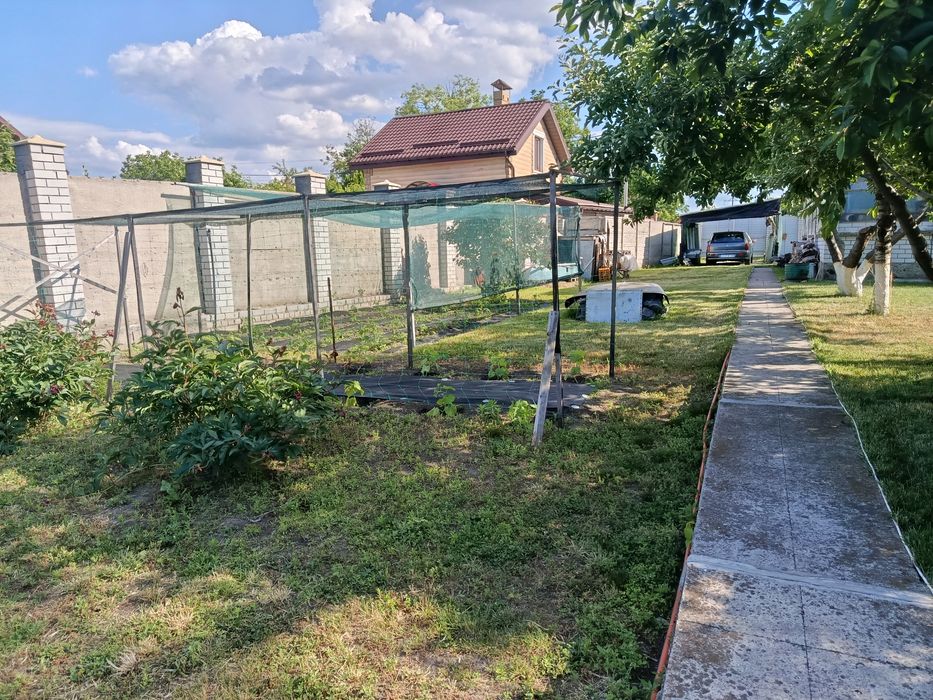 Продаж двоповерхового будинку з виходом до Дніпра  Слобода