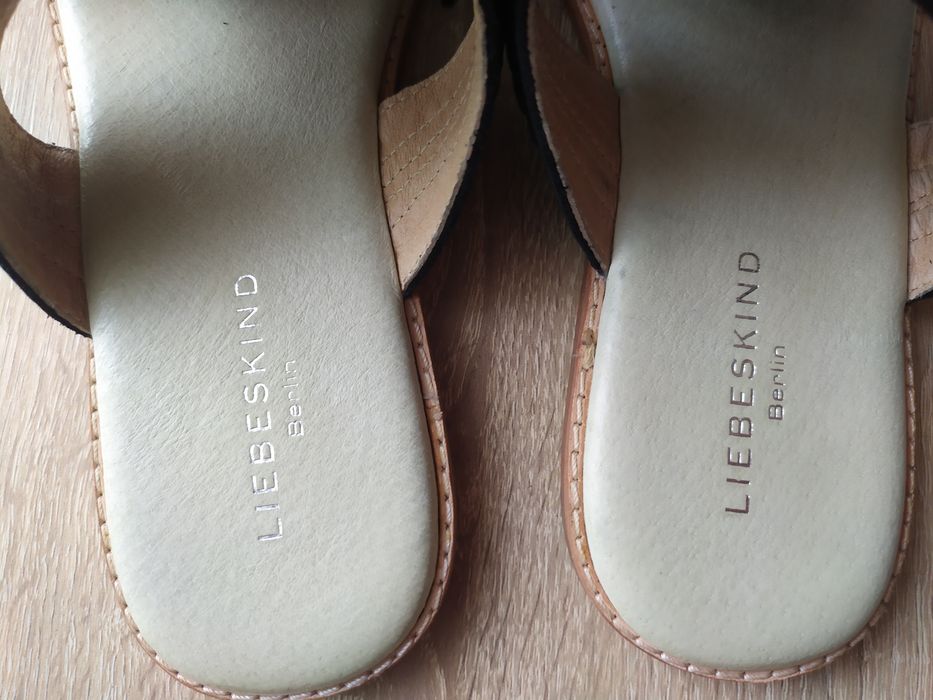 Liebeskind Німеччина 37p. оригінальні шкіряні шльопанці сандалі