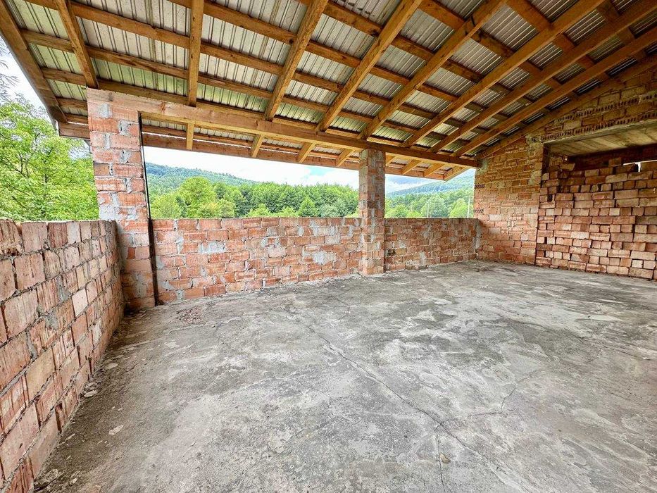 Продаж добротного будинку з примиканням до річки у м.Борислав