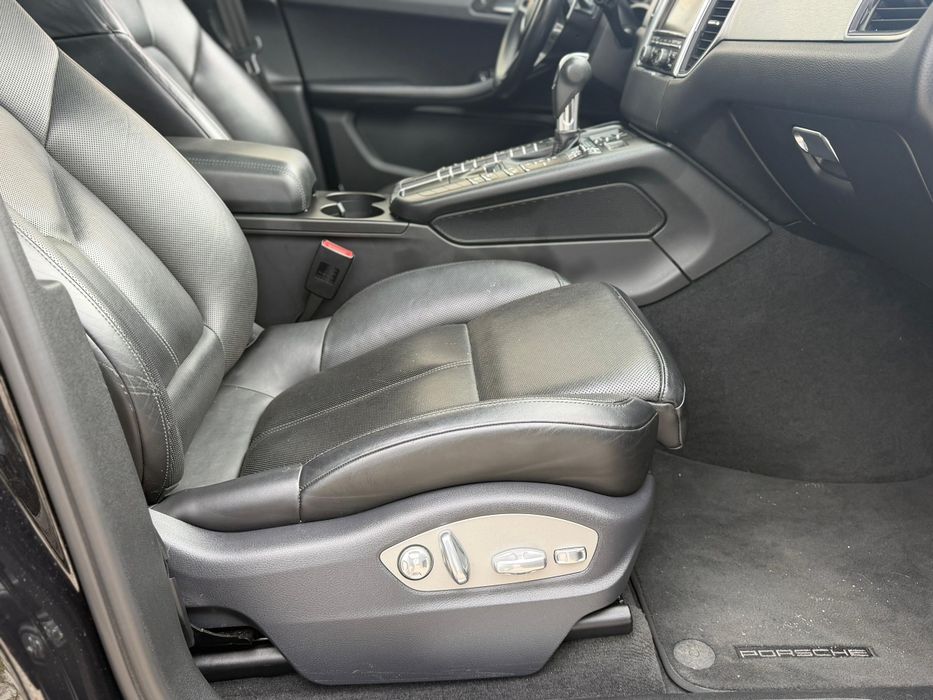 Porsche macan pdk full extras