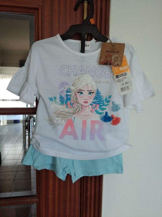 Conjunto novo da Frozen tamanho 4 anos