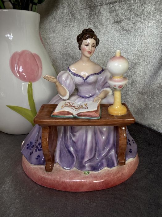 Figurka porcelanowa przedstawiajaca Fanny Kemble
