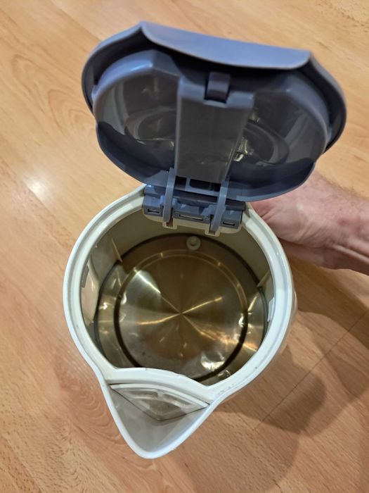 Электрочайник Сатурн Saturn