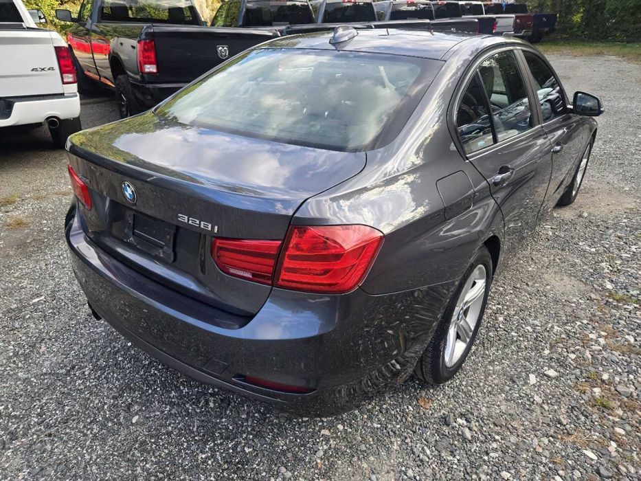 BMW 320i      2015