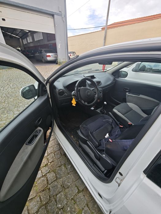 Renault Clio — fotografia 4