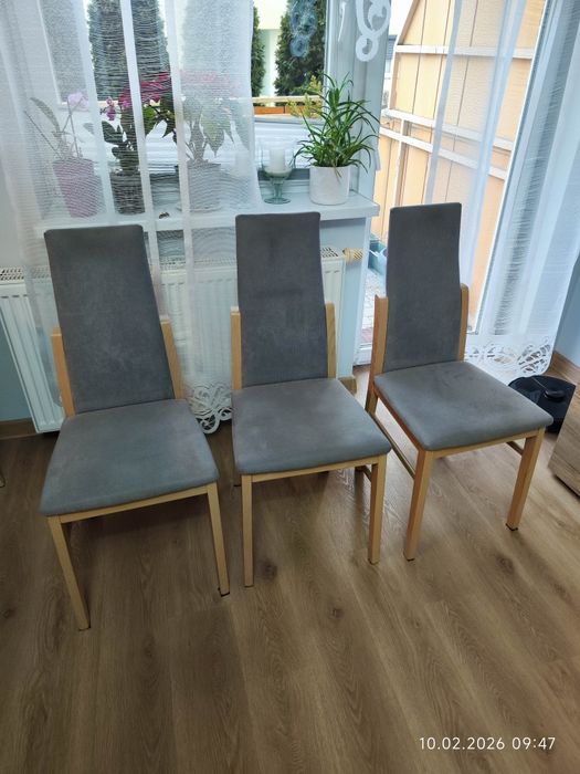 Sprzedam tanio używane krzesła do salonu