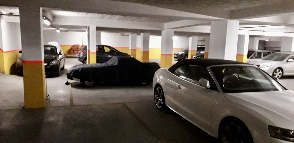 Garagem com area de 1448m2 , wc+ 40lugares + 12 motos