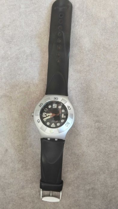 Relógio Swatch.