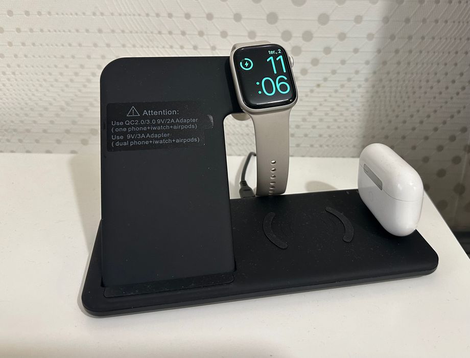 Apple 4-in-1 Desktop Charger64752348077955120