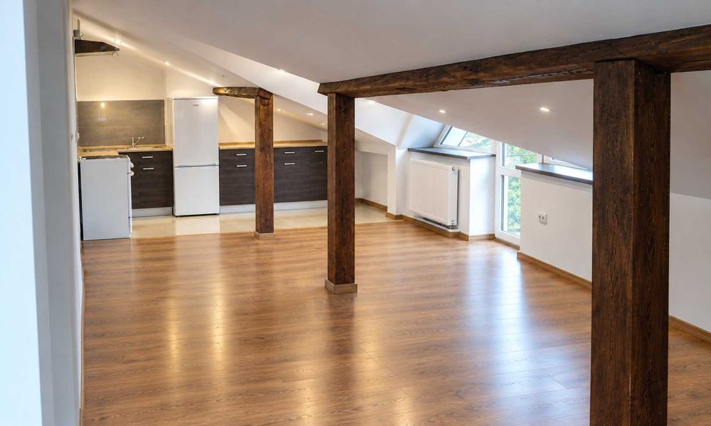 Wynajmę mieszkanie na poddaszu Marki 62 m2 + dwa balkony
