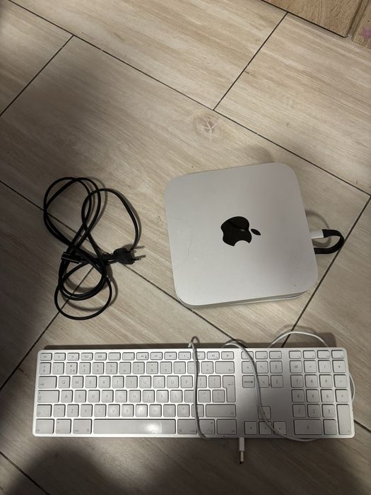 Apple Mac mini Late 2012 + klawiatura Apple – zestaw